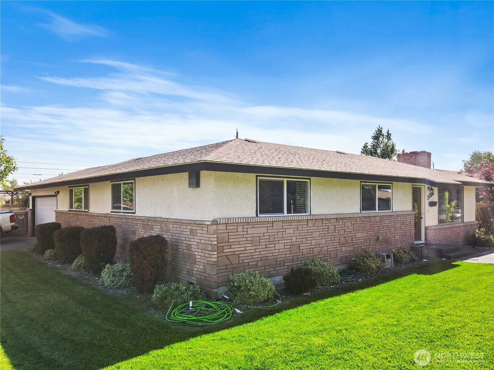 1156 E Elm Street Property Photo 8