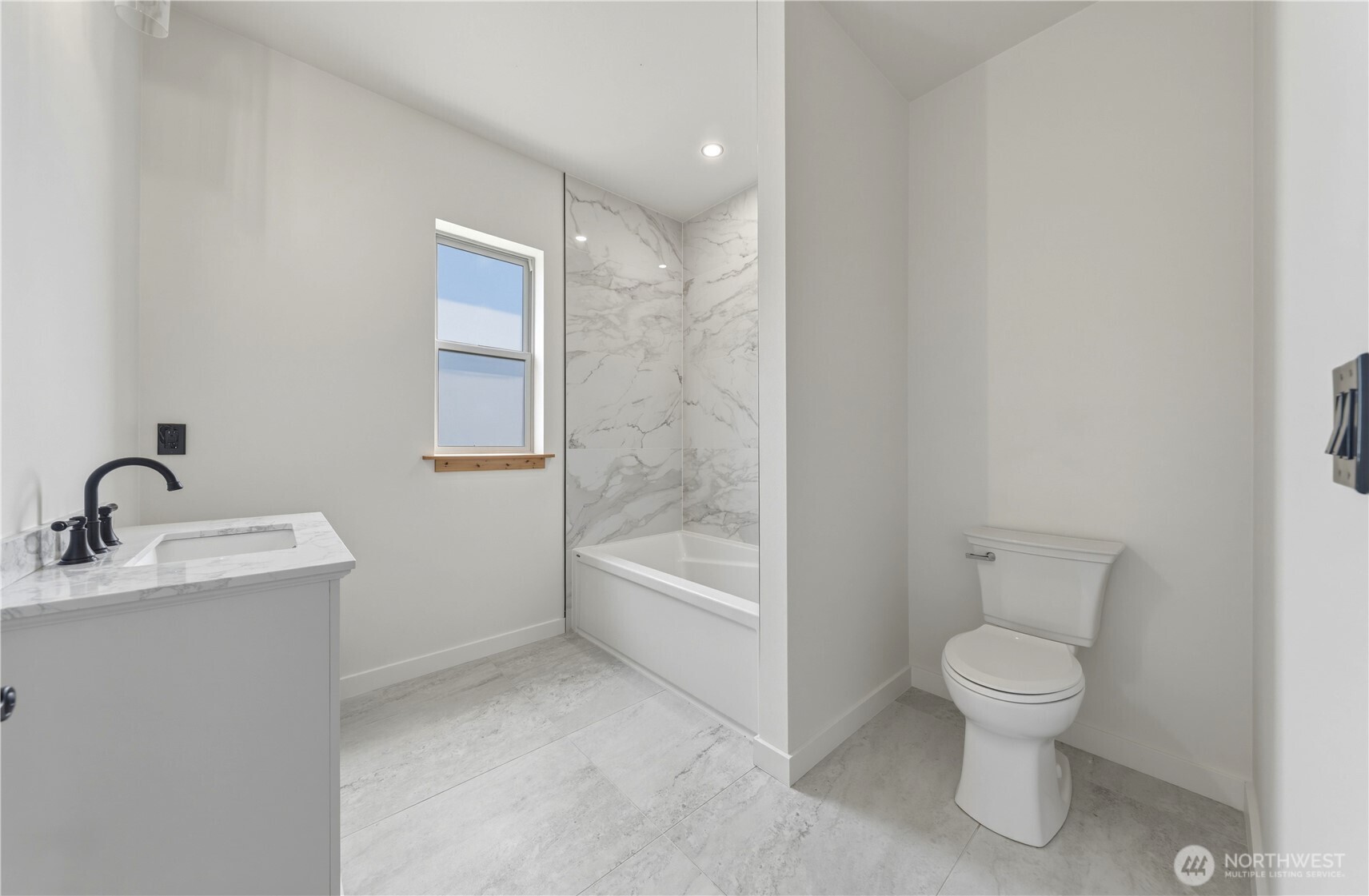 124 Murphy St Property Photo 17