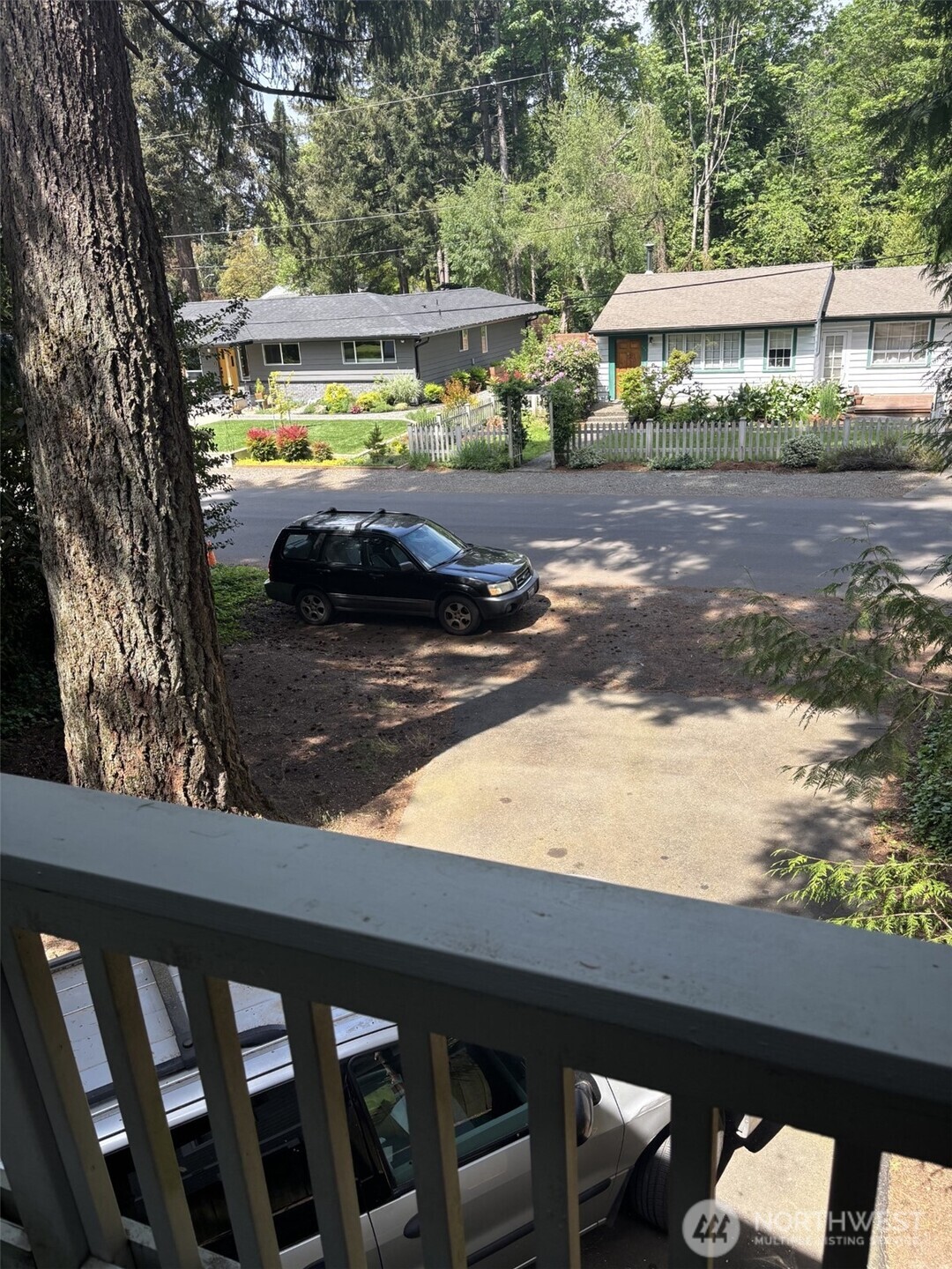 541 Ne Alder Street Property Photo 3