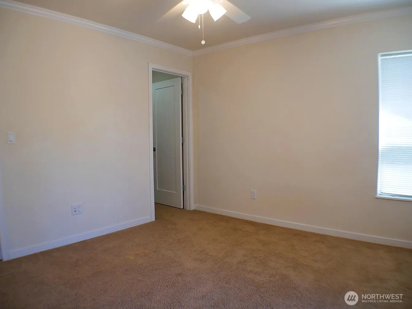 541 Ne Alder Street Property Photo 12