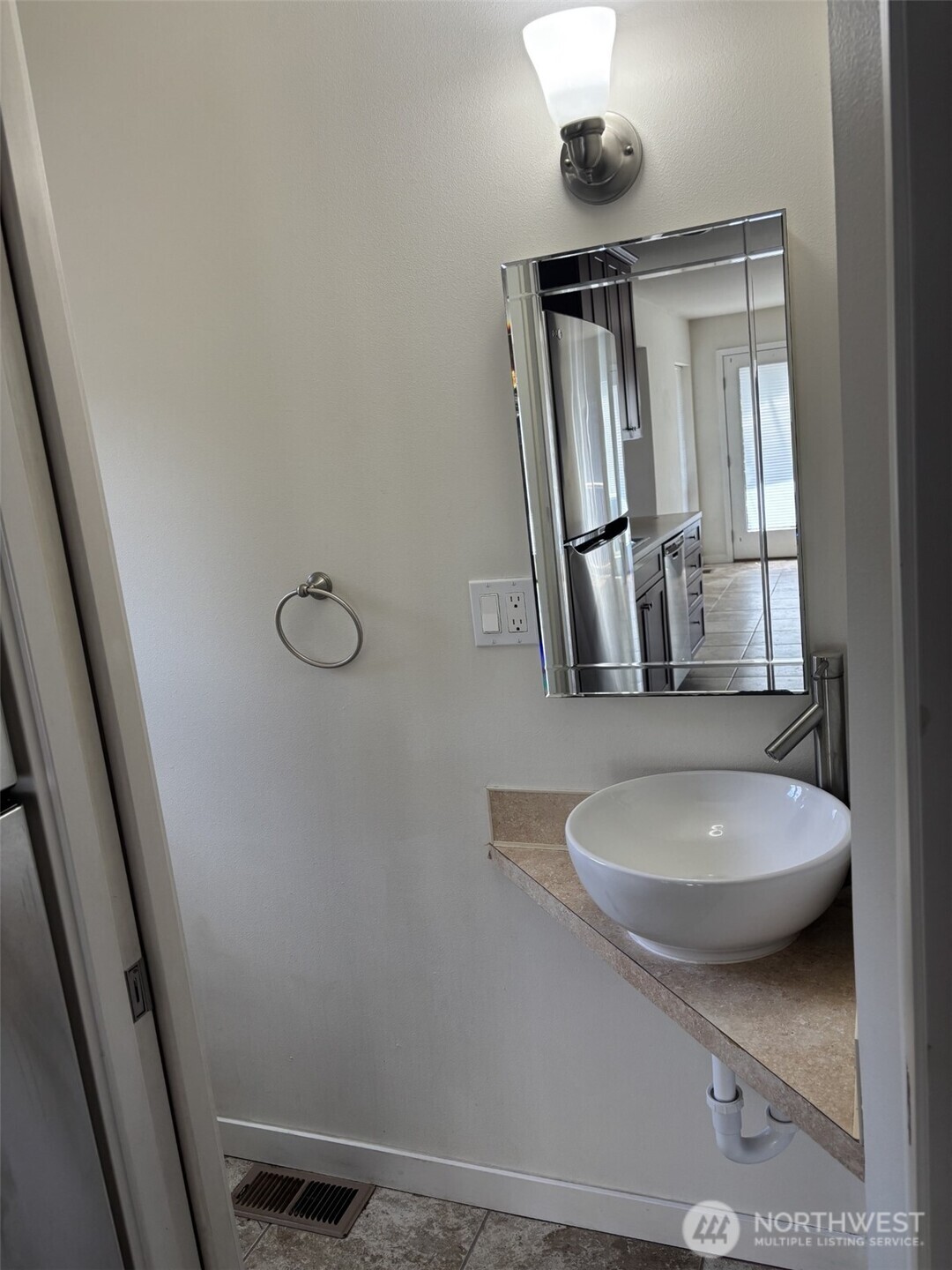 541 Ne Alder Street Property Photo 21