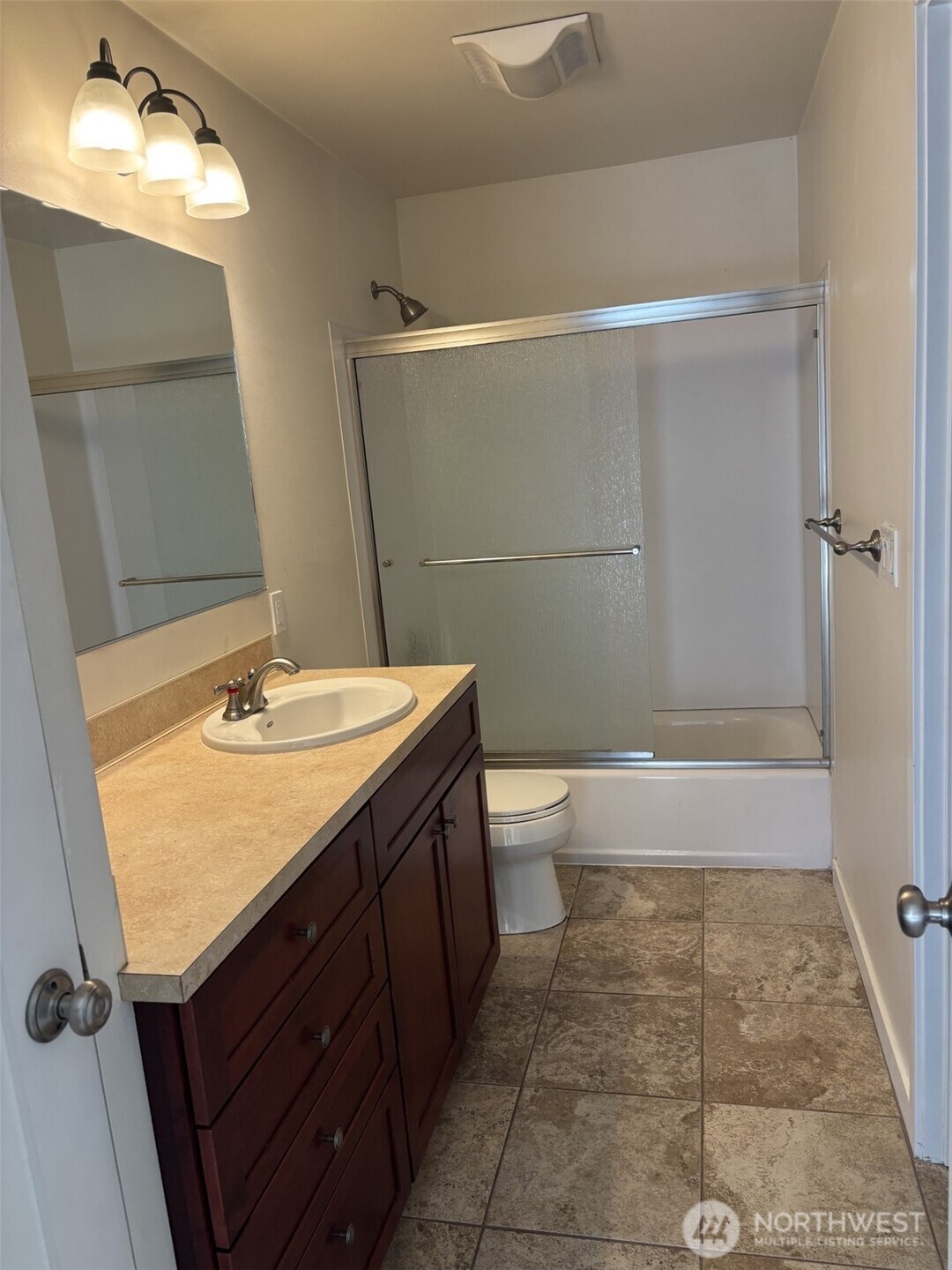541 Ne Alder Street Property Photo 25