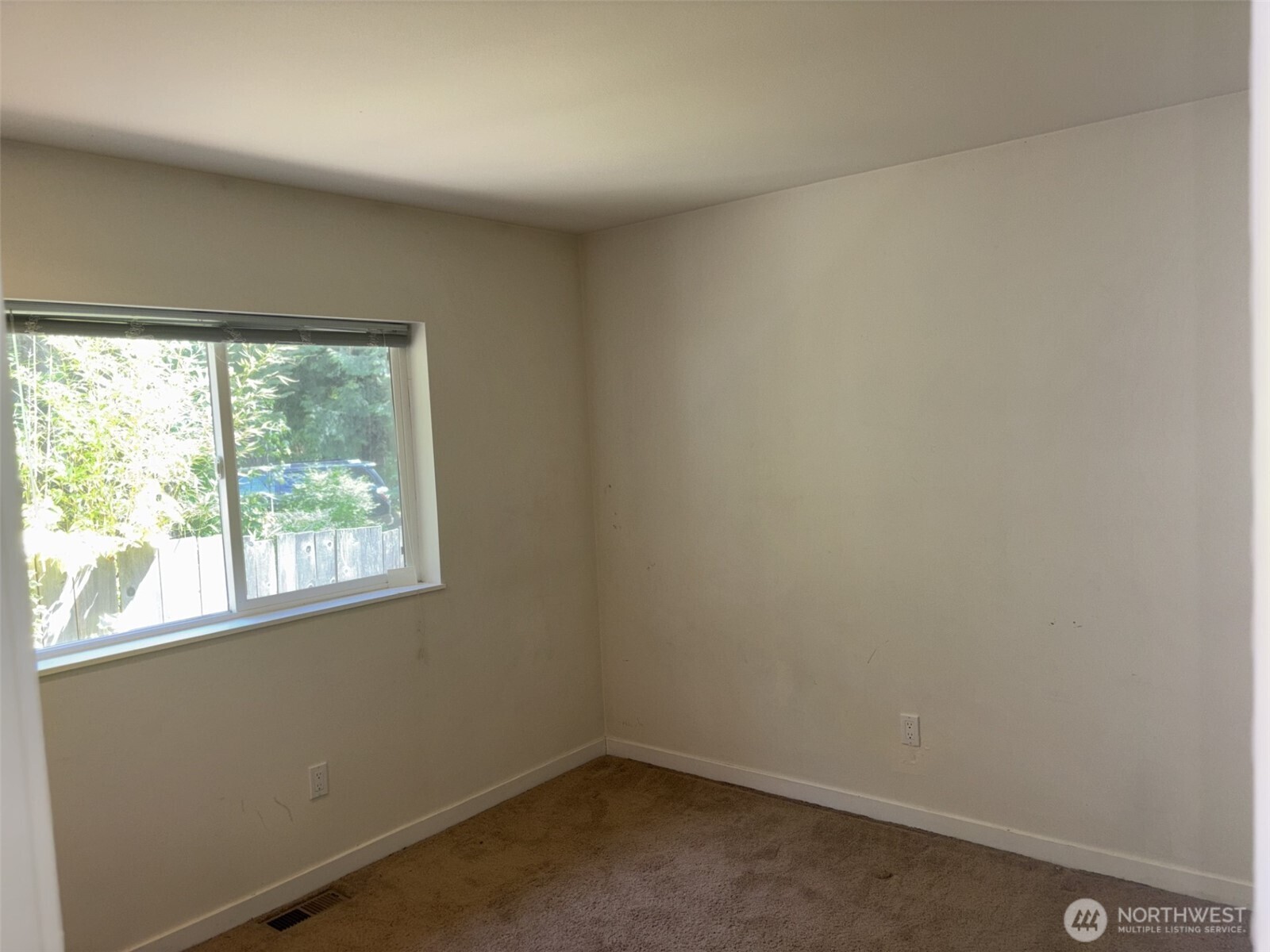 541 Ne Alder Street Property Photo 26