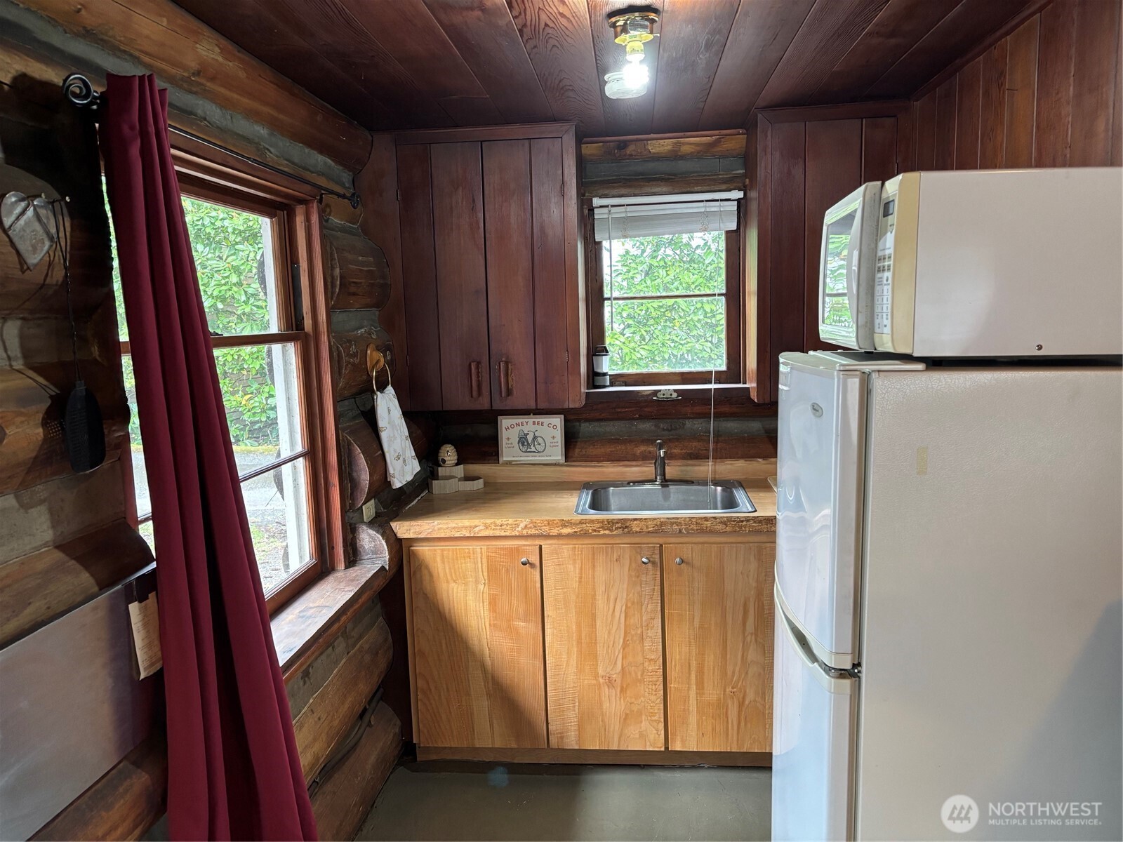 541 Ne Alder Street Property Photo 38