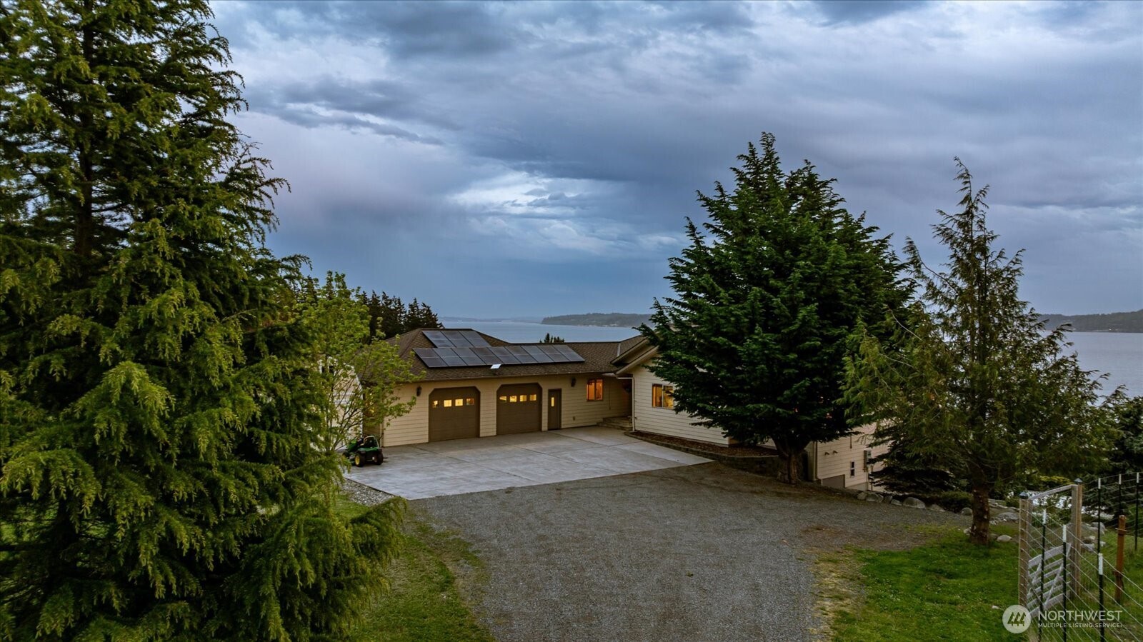 2364 Strawberry Point Road Property Photo 4