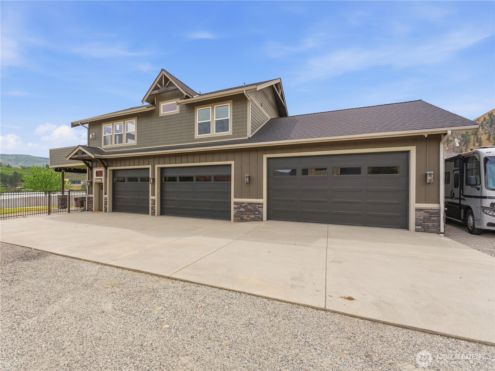 186 Shypoke Place Property Photo 3