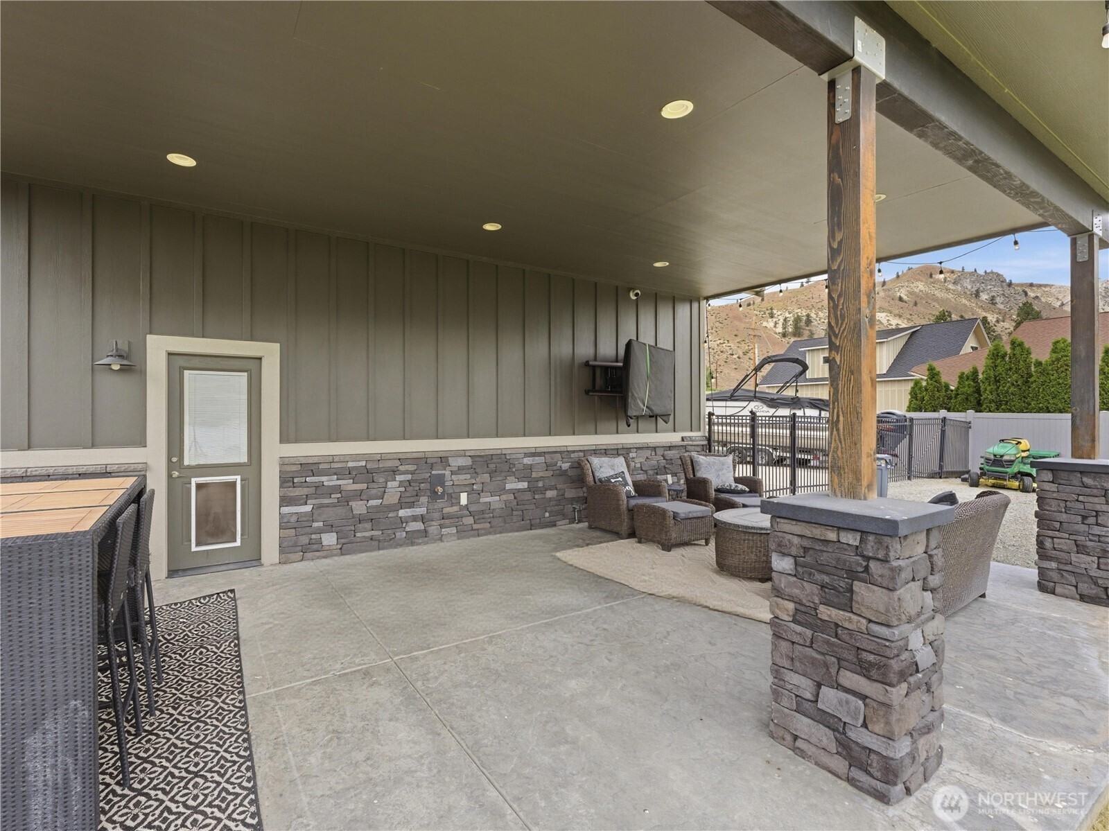 186 Shypoke Place Property Photo 14