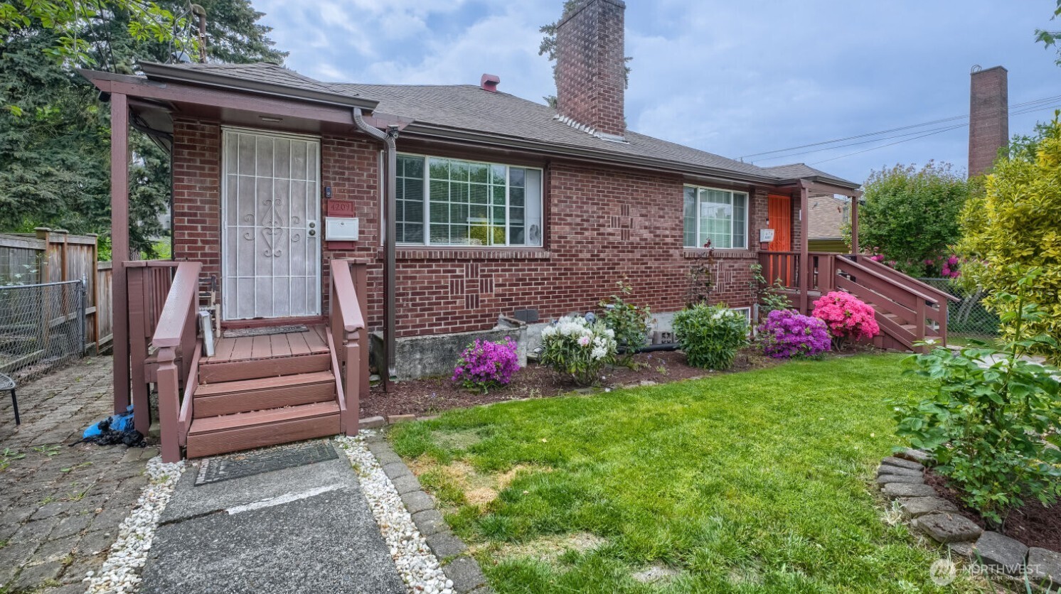 4207 S Bateman Street Property Photo 2