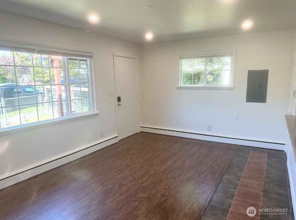 4207 S Bateman Street Property Photo 4