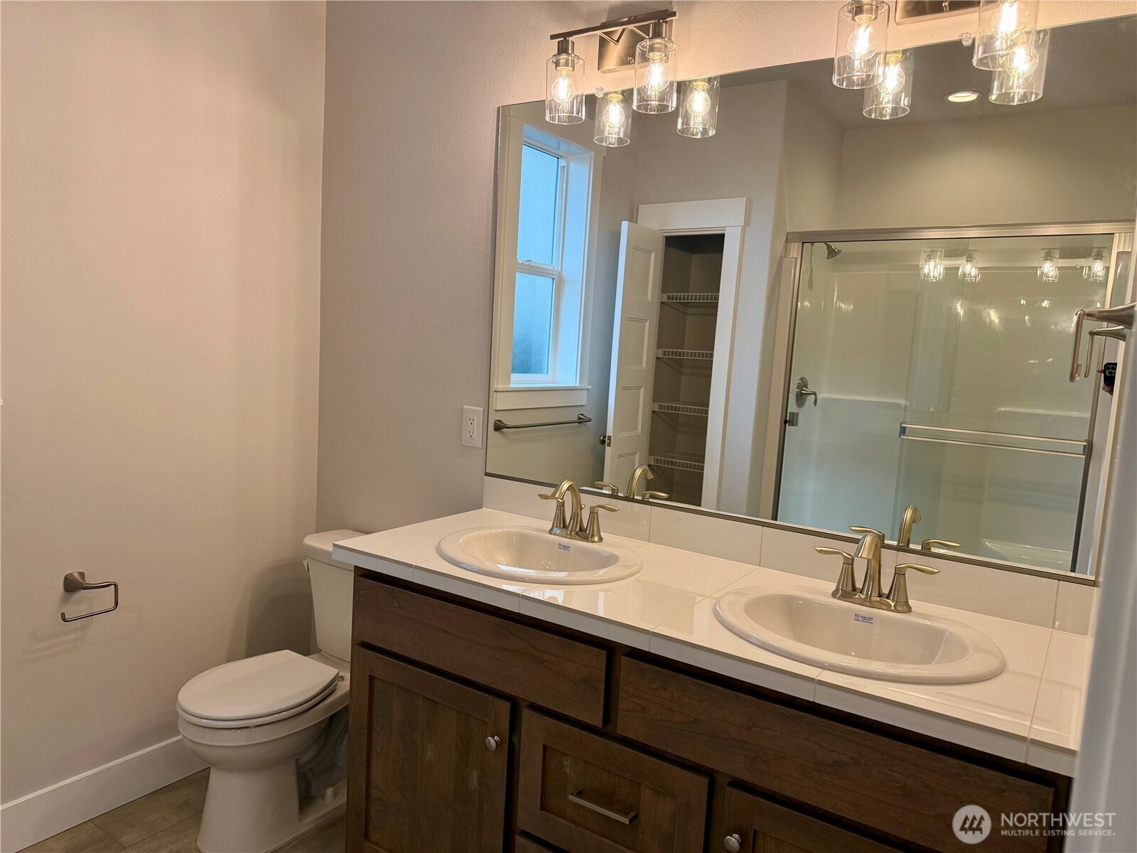 523 Rainbow Way Property Photo 6