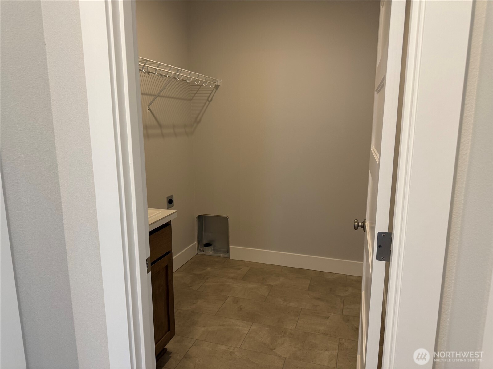 523 Rainbow Way Property Photo 9