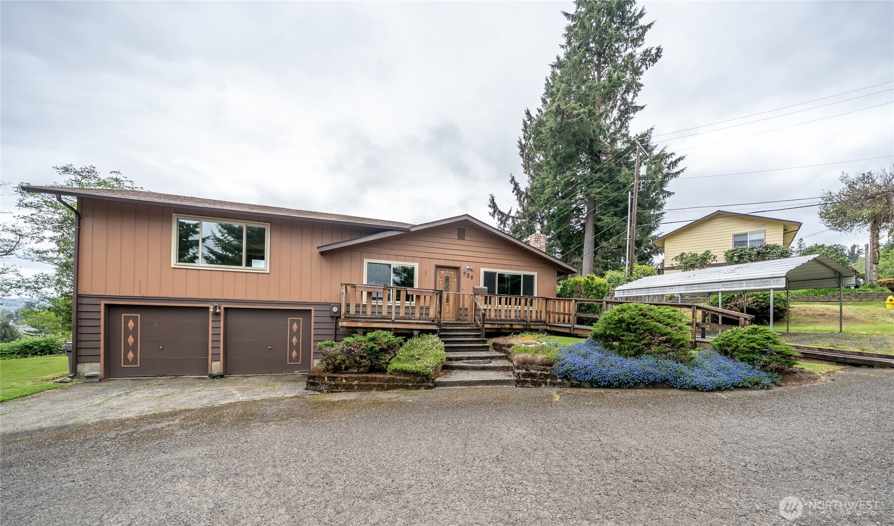 729 7th Avenue Property Photo 2