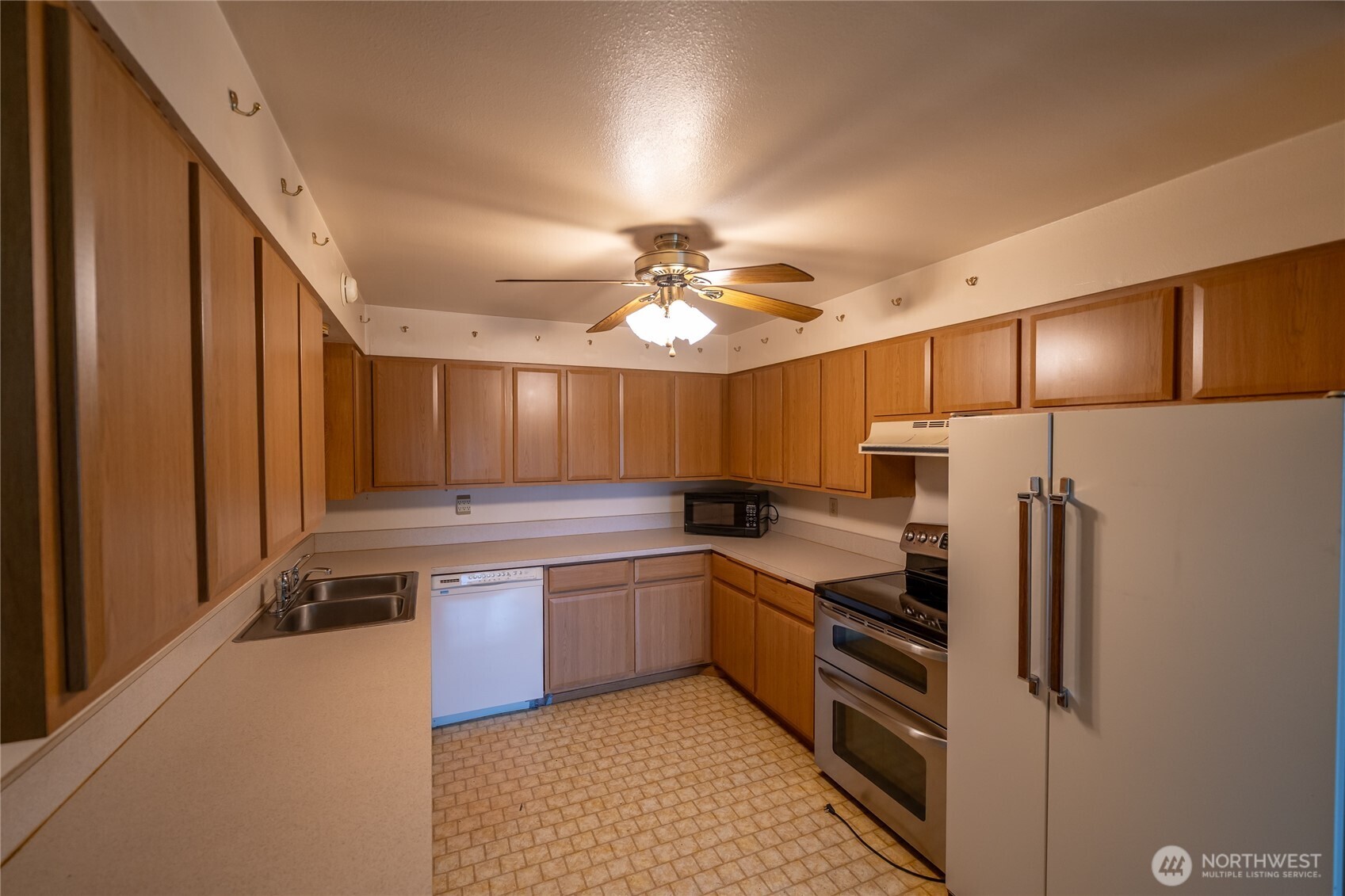 729 7th Avenue Property Photo 8