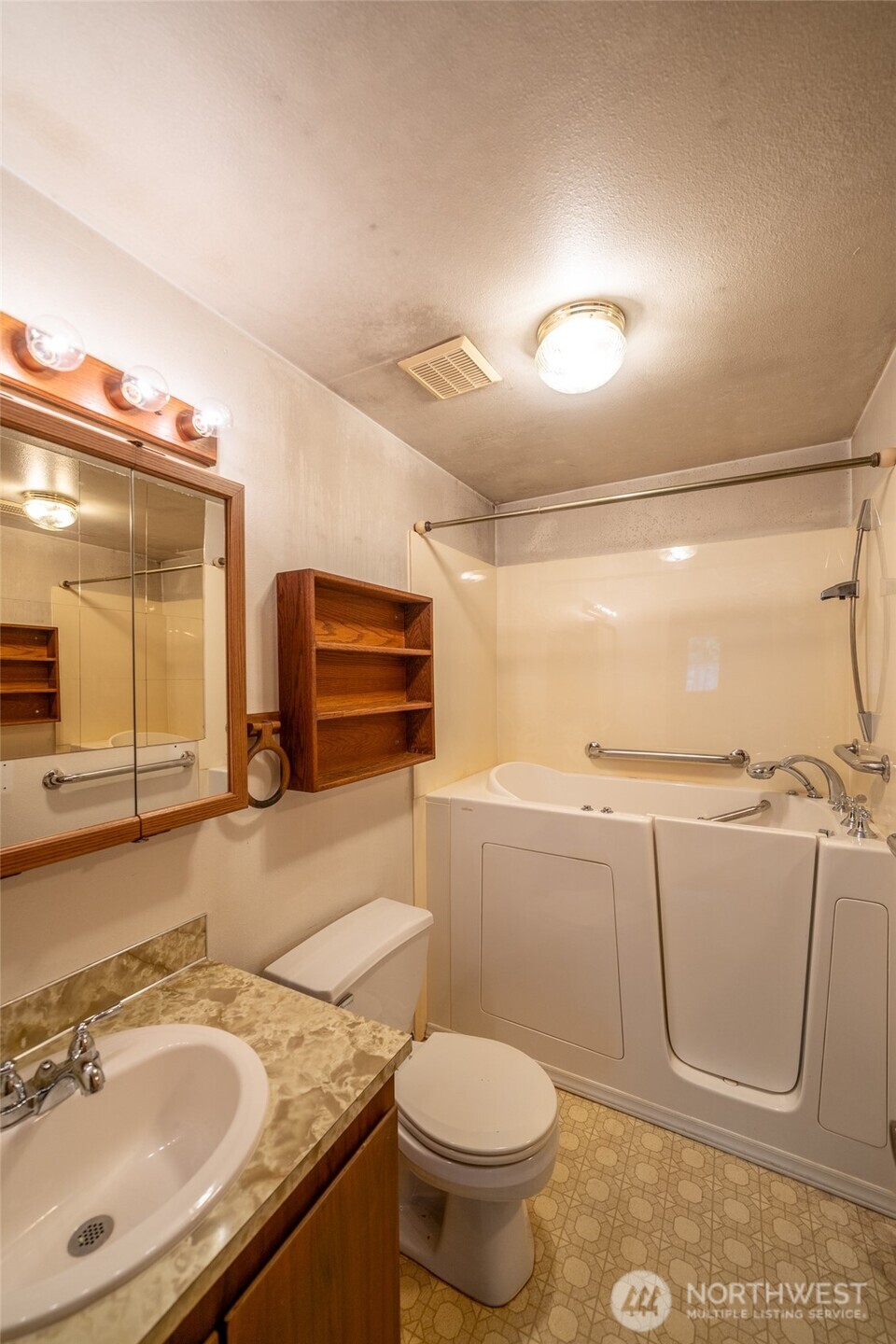 729 7th Avenue Property Photo 18