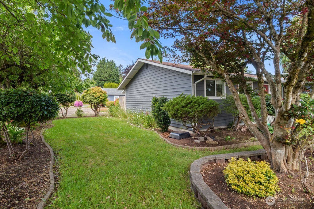 903 9th Avenue Property Photo 2
