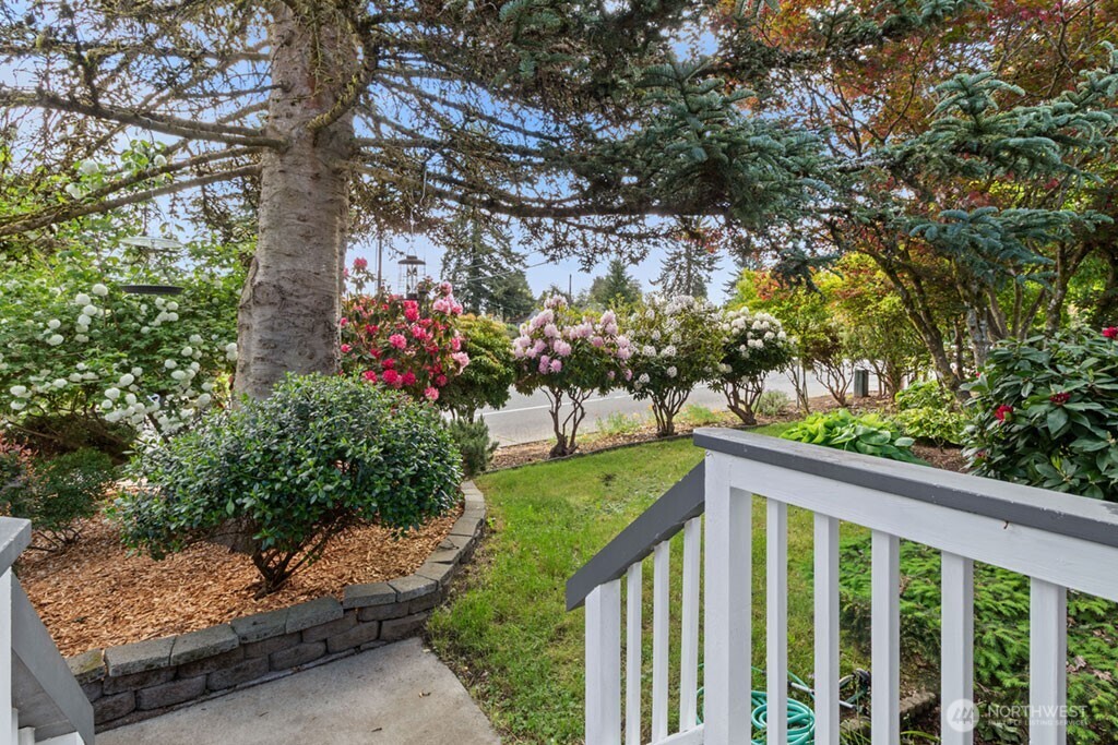 903 9th Avenue Property Photo 3