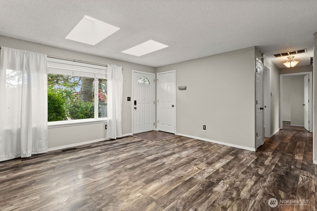 903 9th Avenue Property Photo 10