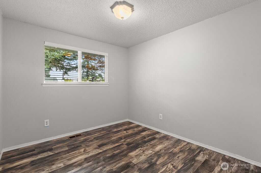 903 9th Avenue Property Photo 24