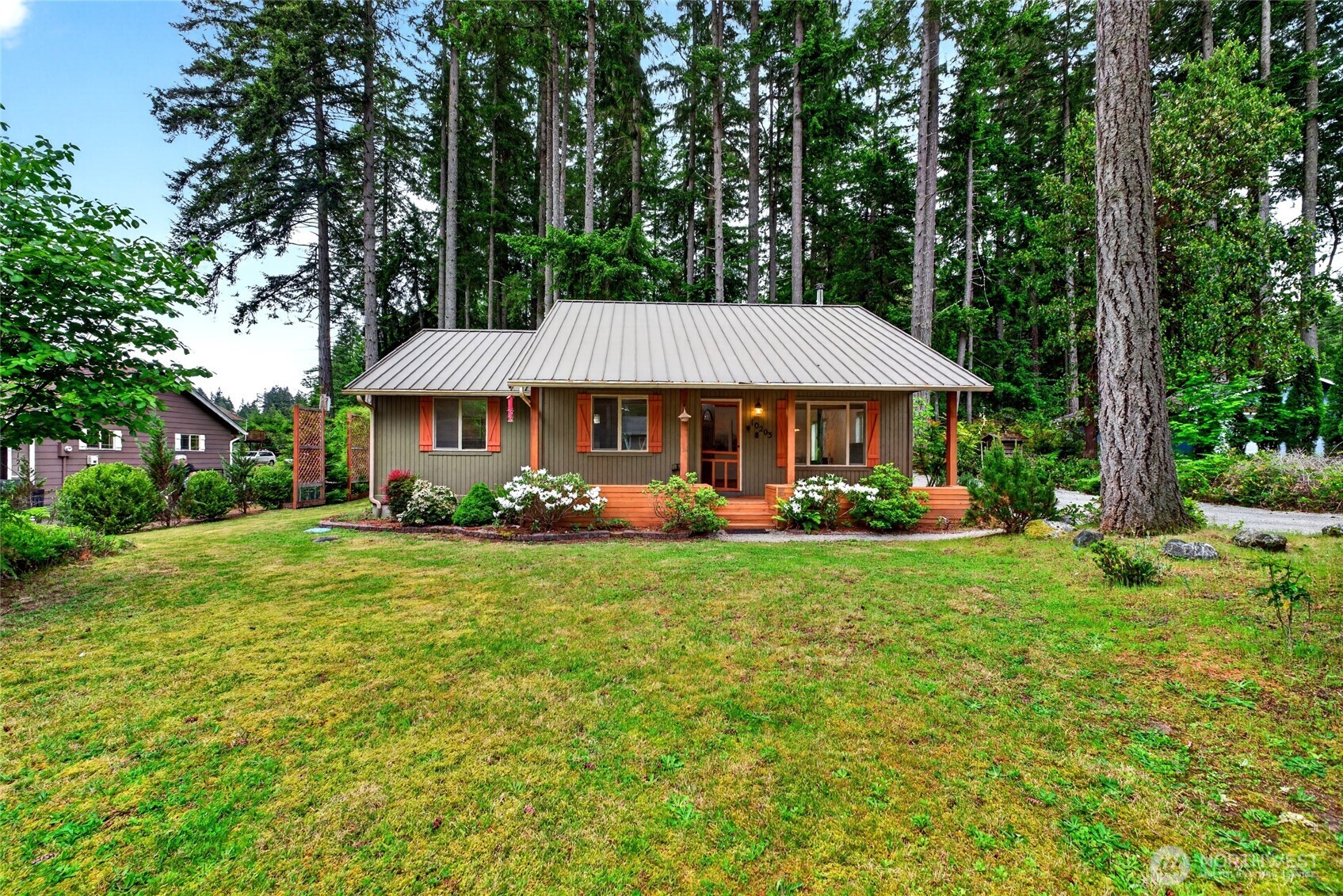 10203 Matthews Avenue Property Photo 1