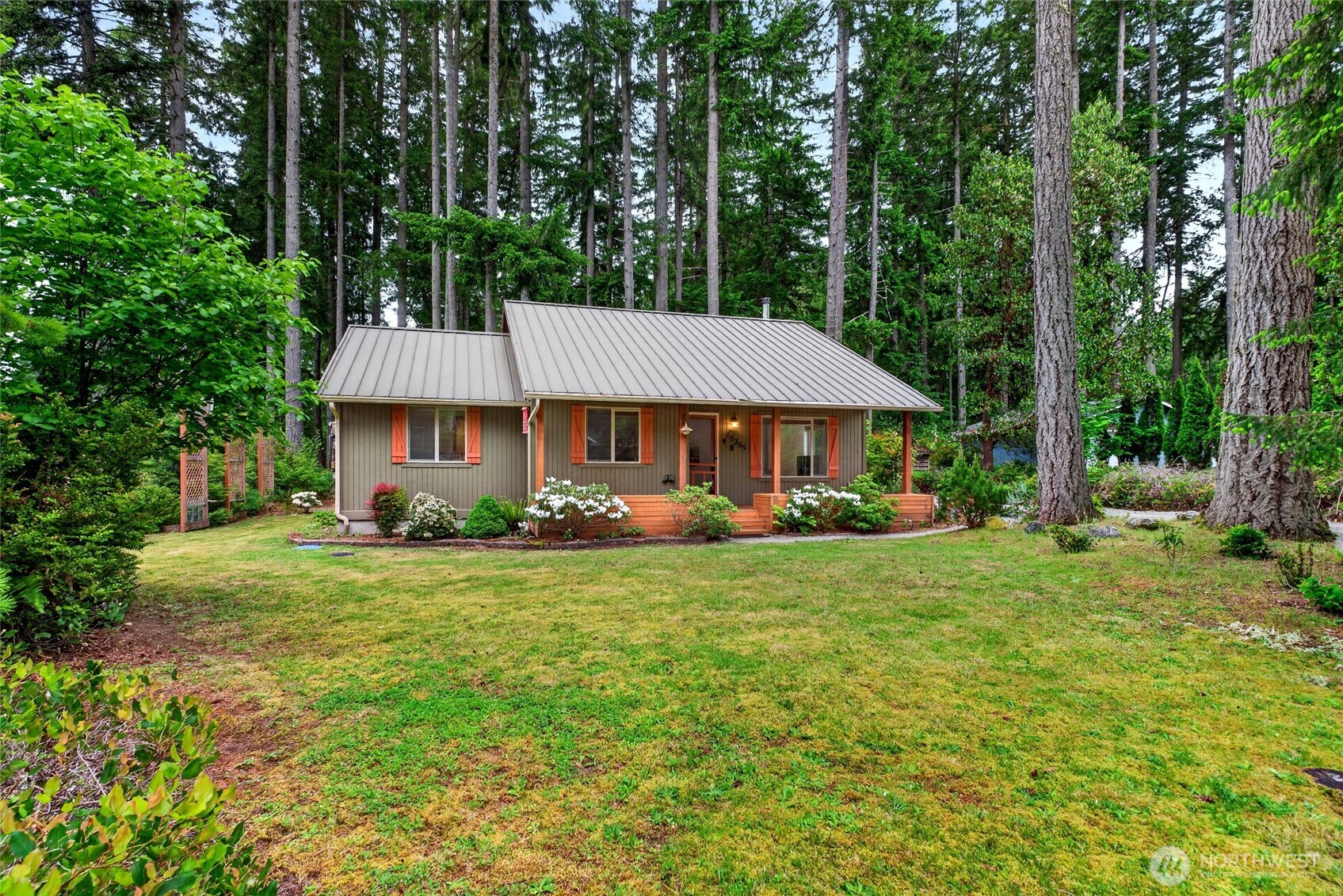 10203 Matthews Avenue Property Photo 4