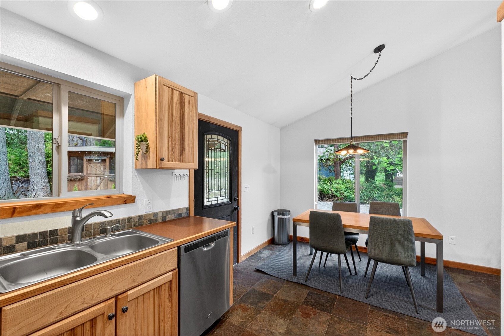 10203 Matthews Avenue Property Photo 11
