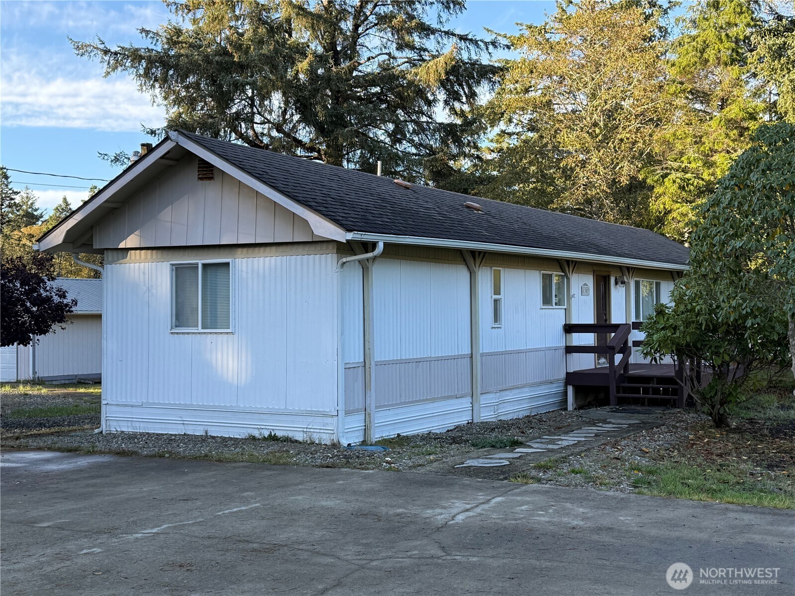 1307 323rd Place Property Photo 1