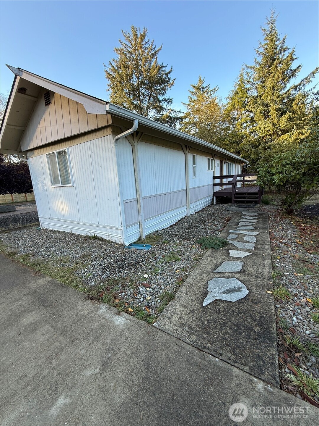 1307 323rd Place Property Photo 5