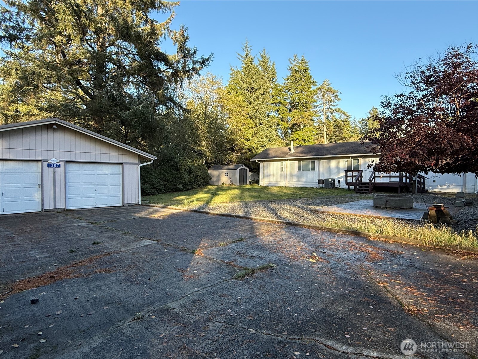 1307 323rd Place Property Photo 6