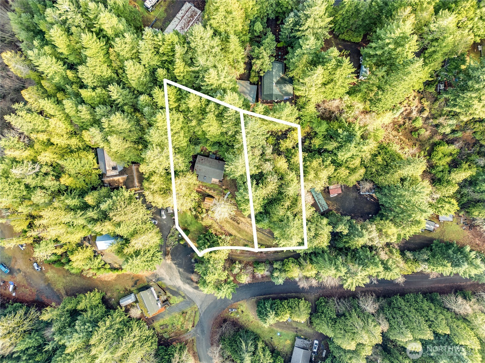 170 Cirque Drive Property Photo 3
