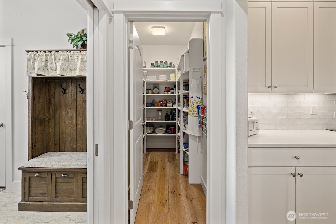 670 Berry Property Photo 11
