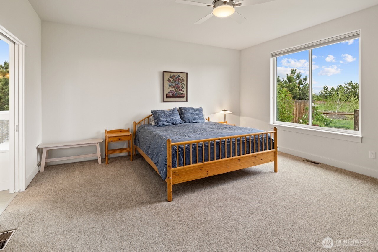 670 Berry Property Photo 15