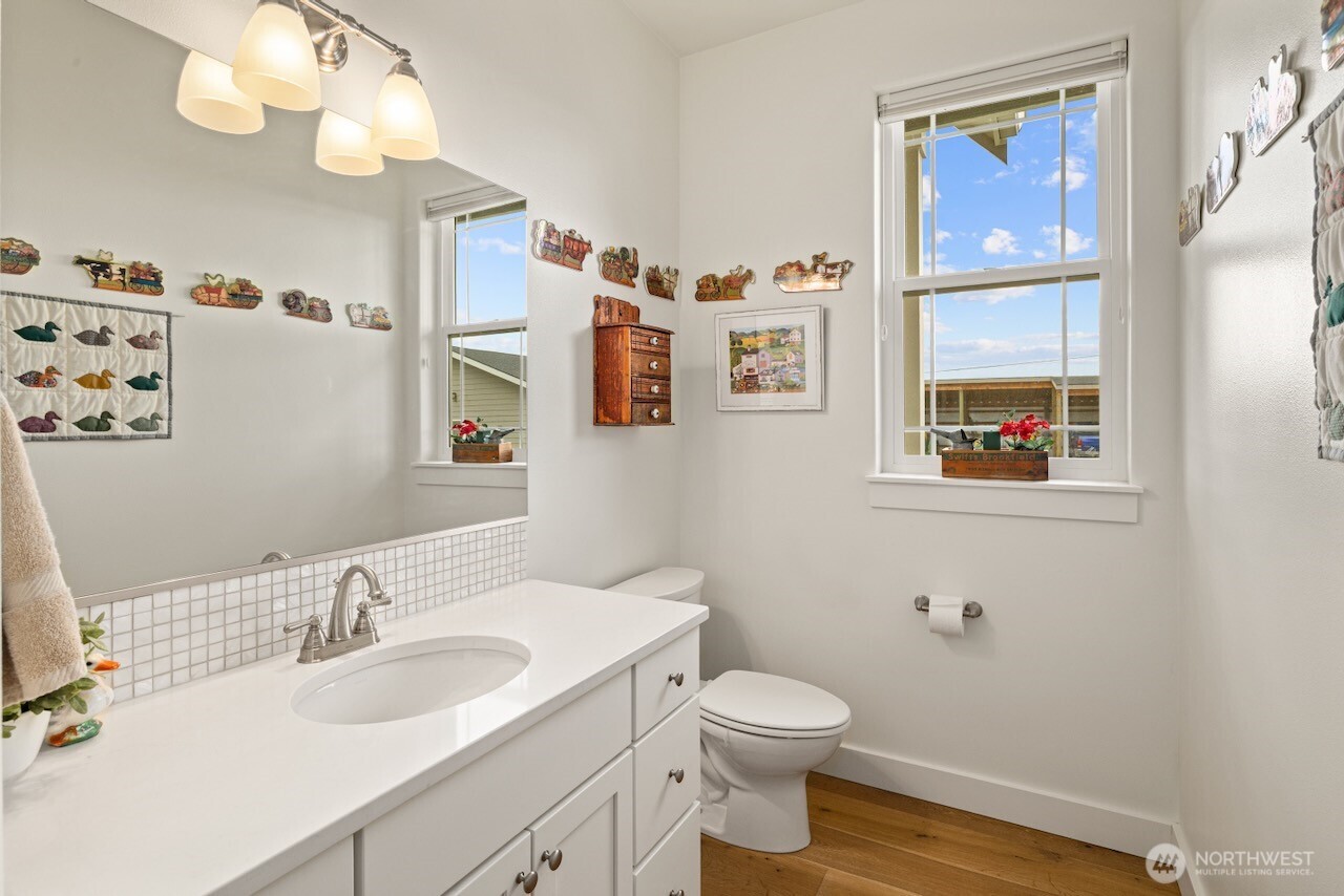 670 Berry Property Photo 18