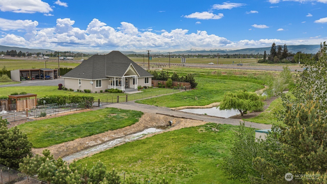 670 Berry Property Photo 26