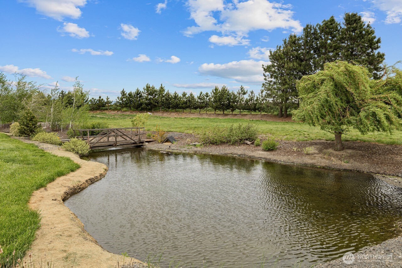 670 Berry Property Photo 31