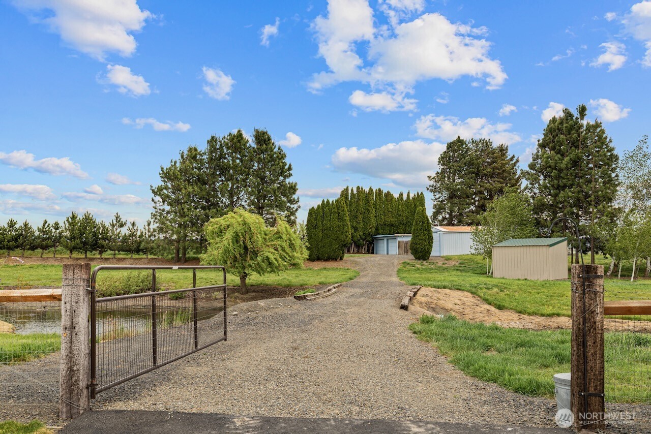 670 Berry Property Photo 32