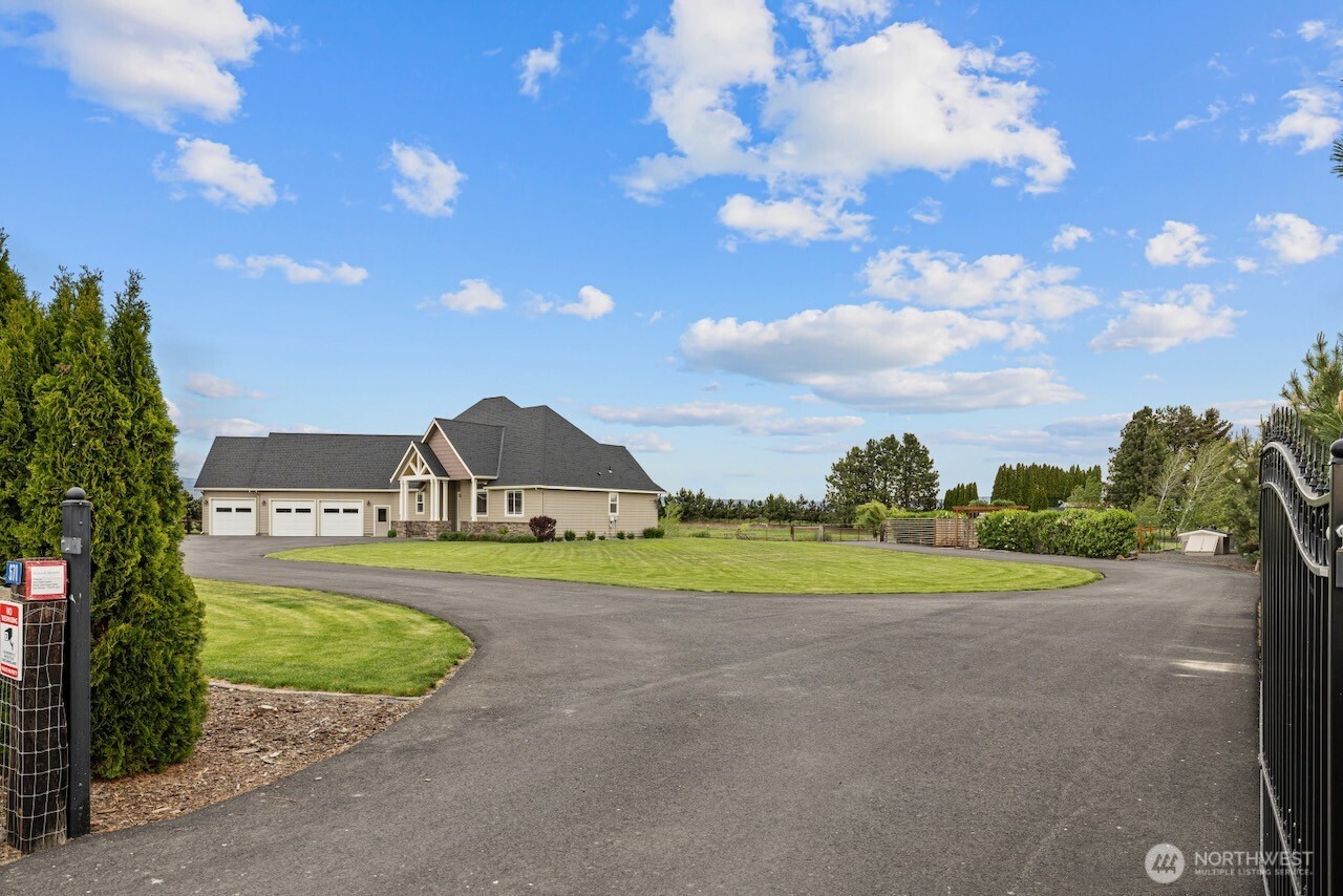 670 Berry Property Photo 39
