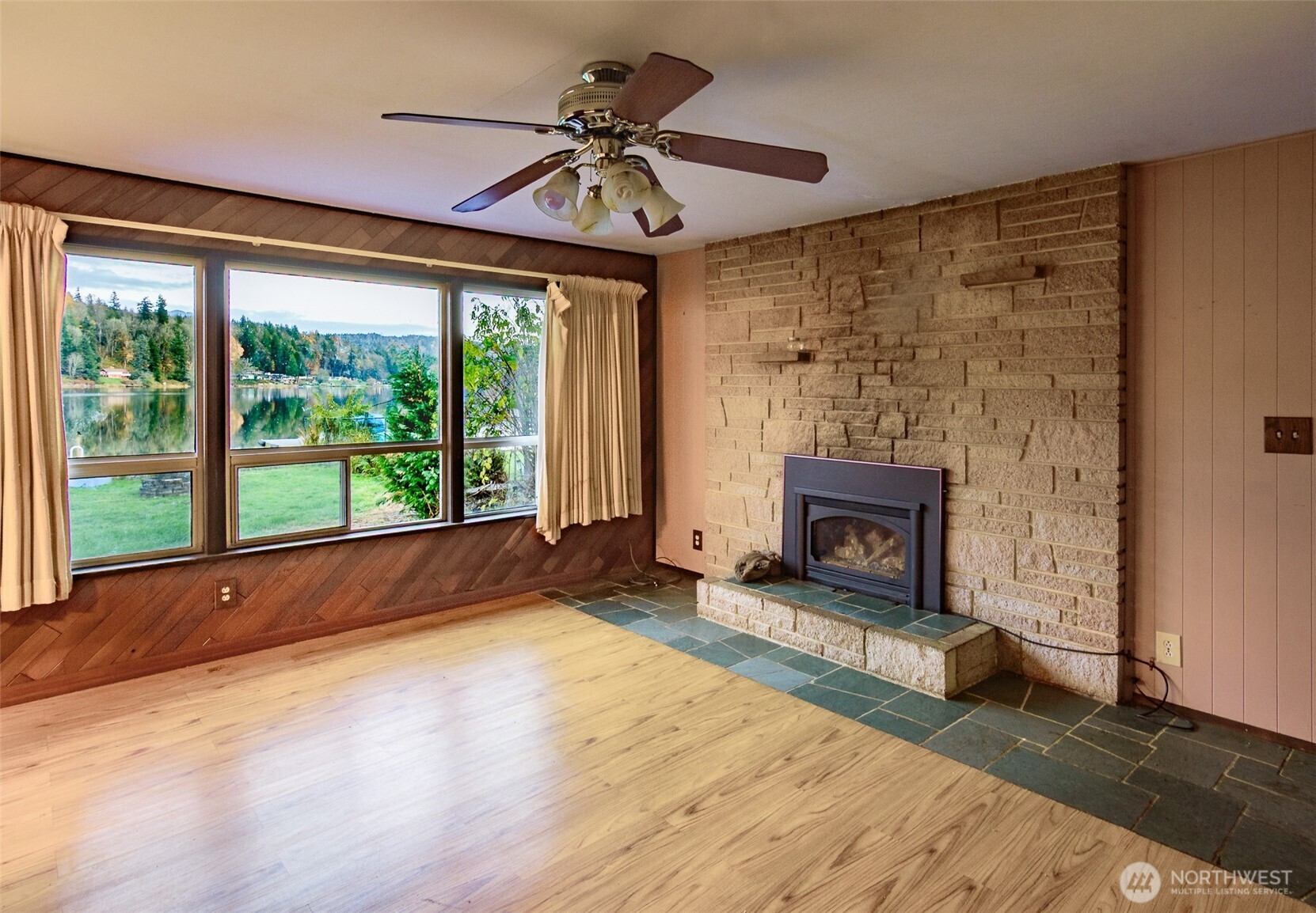 22731 Hull Road Property Photo 3