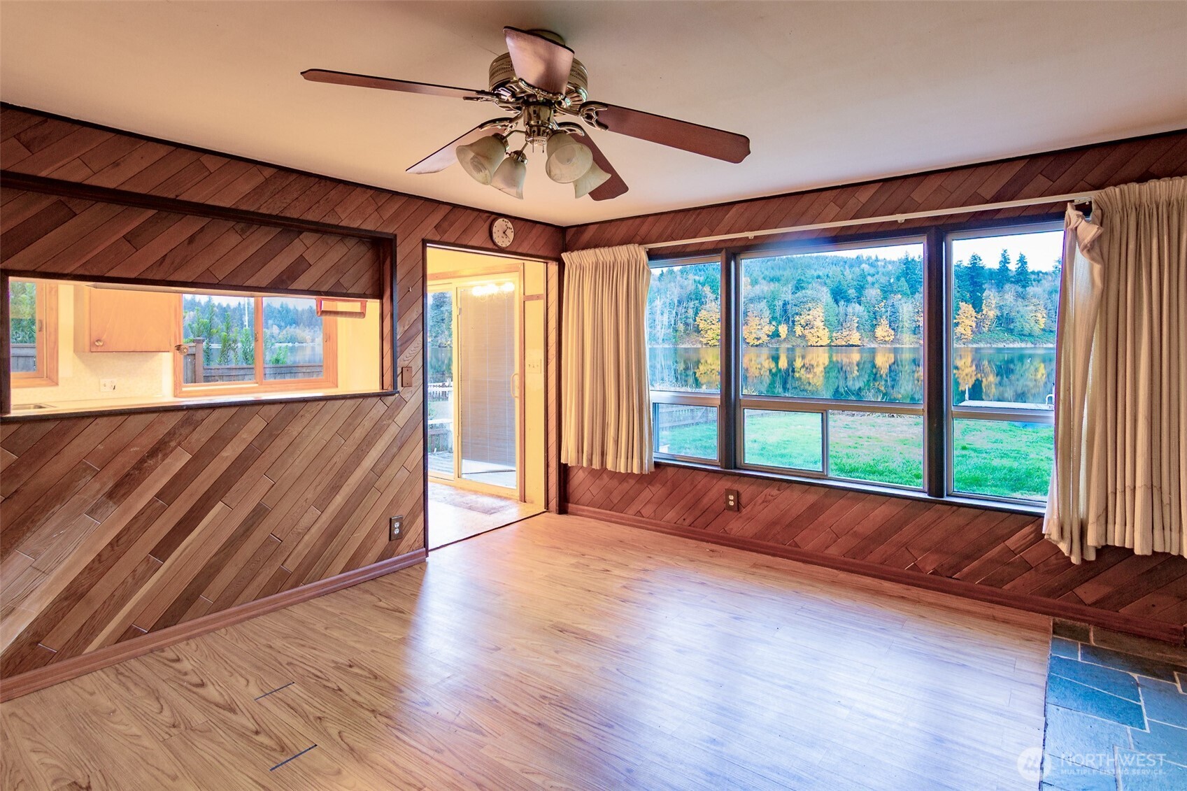 22731 Hull Road Property Photo 6