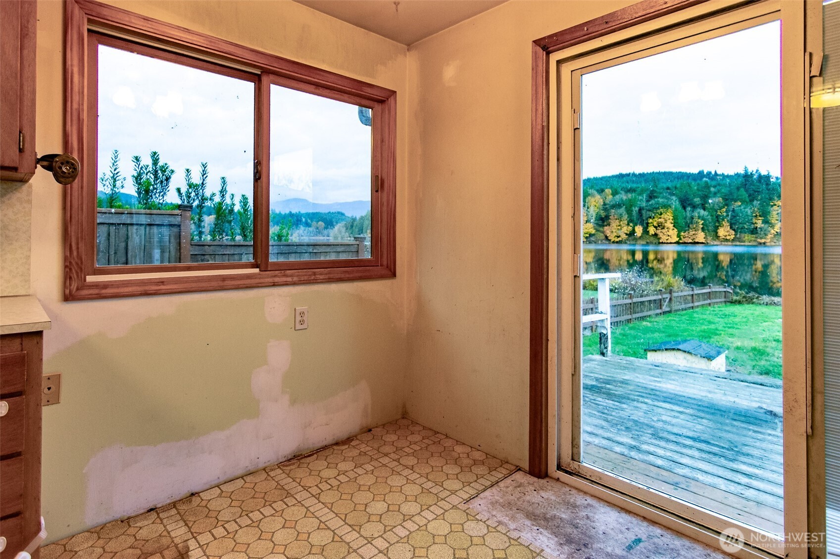 22731 Hull Road Property Photo 9