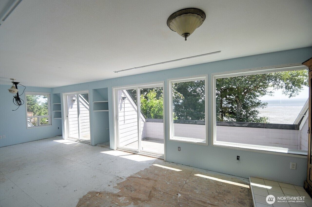 180 Sunrise Avenue Property Photo 5