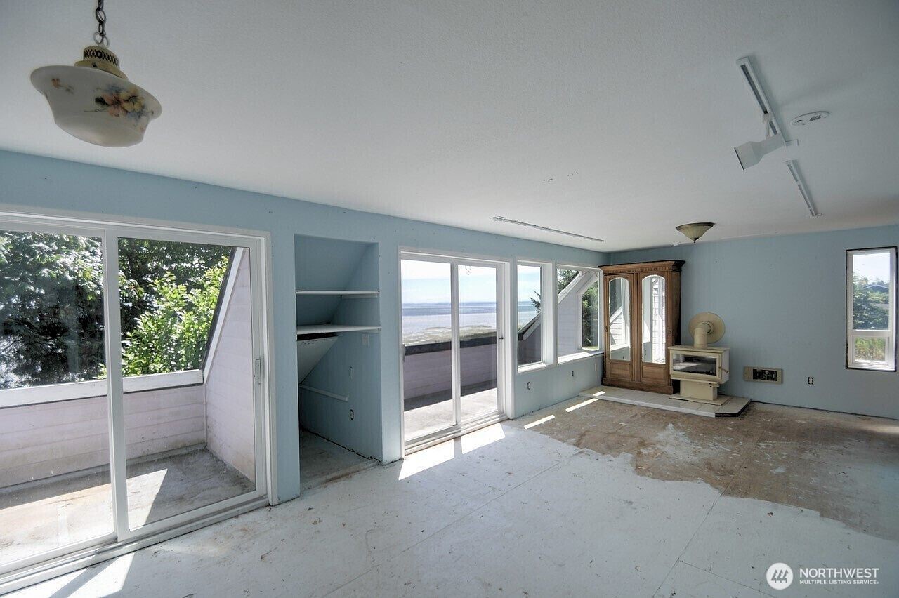 180 Sunrise Avenue Property Photo 7