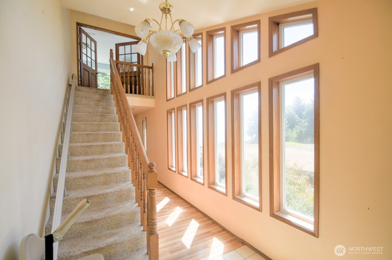 180 Sunrise Avenue Property Photo 18