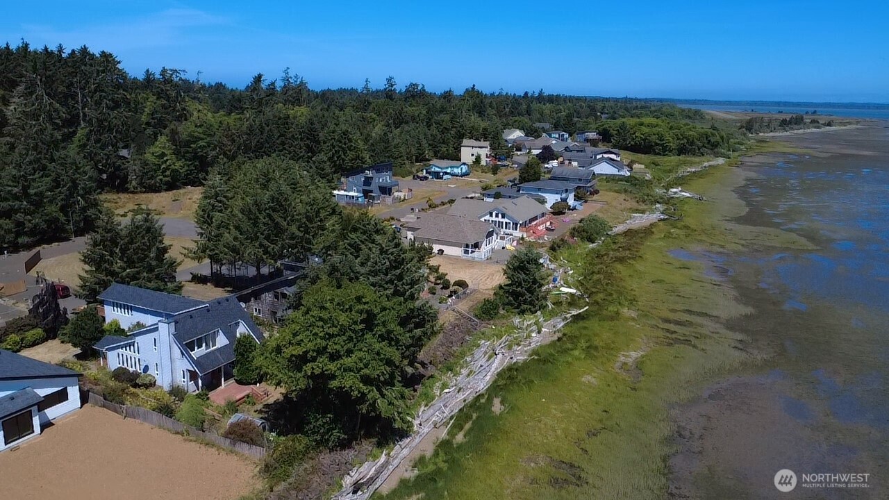 180 Sunrise Avenue Property Photo 37