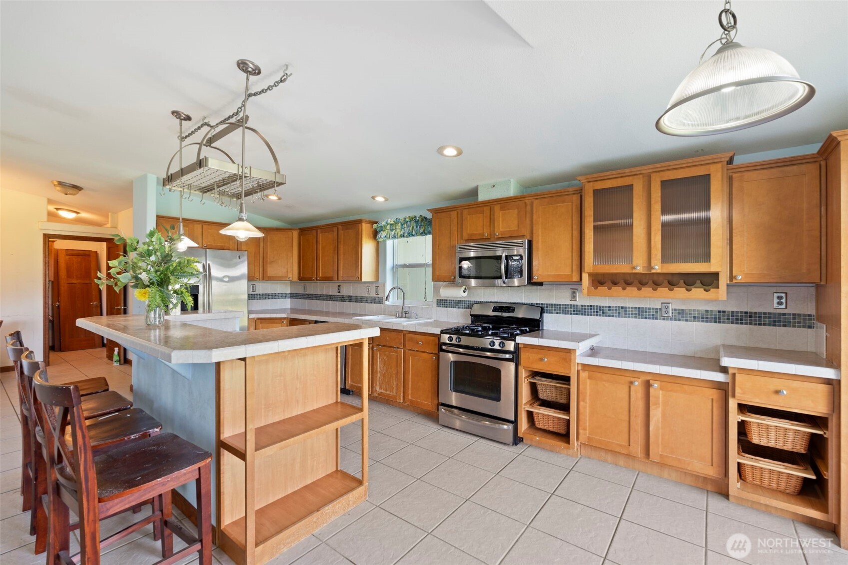 786 Frost Road Property Photo 11