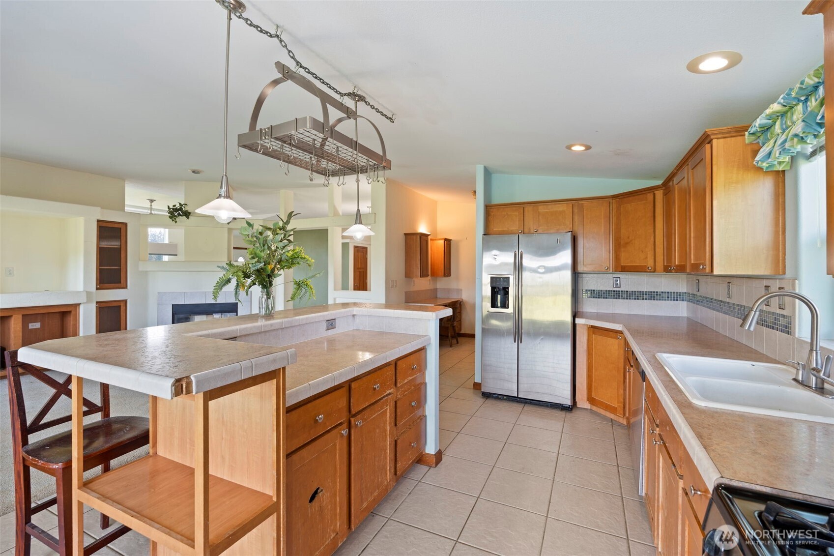 786 Frost Road Property Photo 12