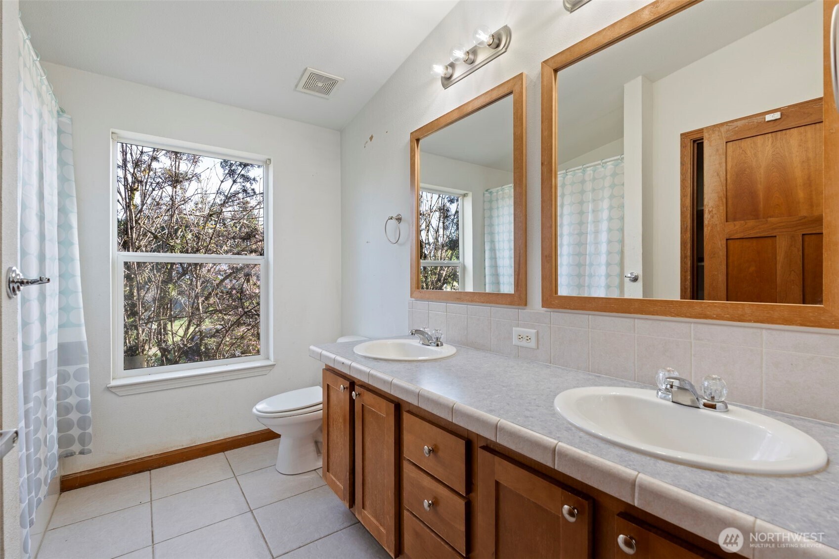786 Frost Road Property Photo 18