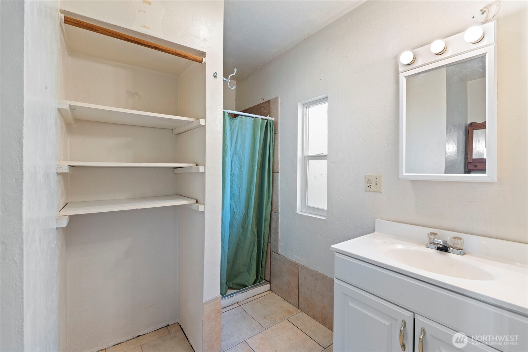 786 Frost Road Property Photo 33