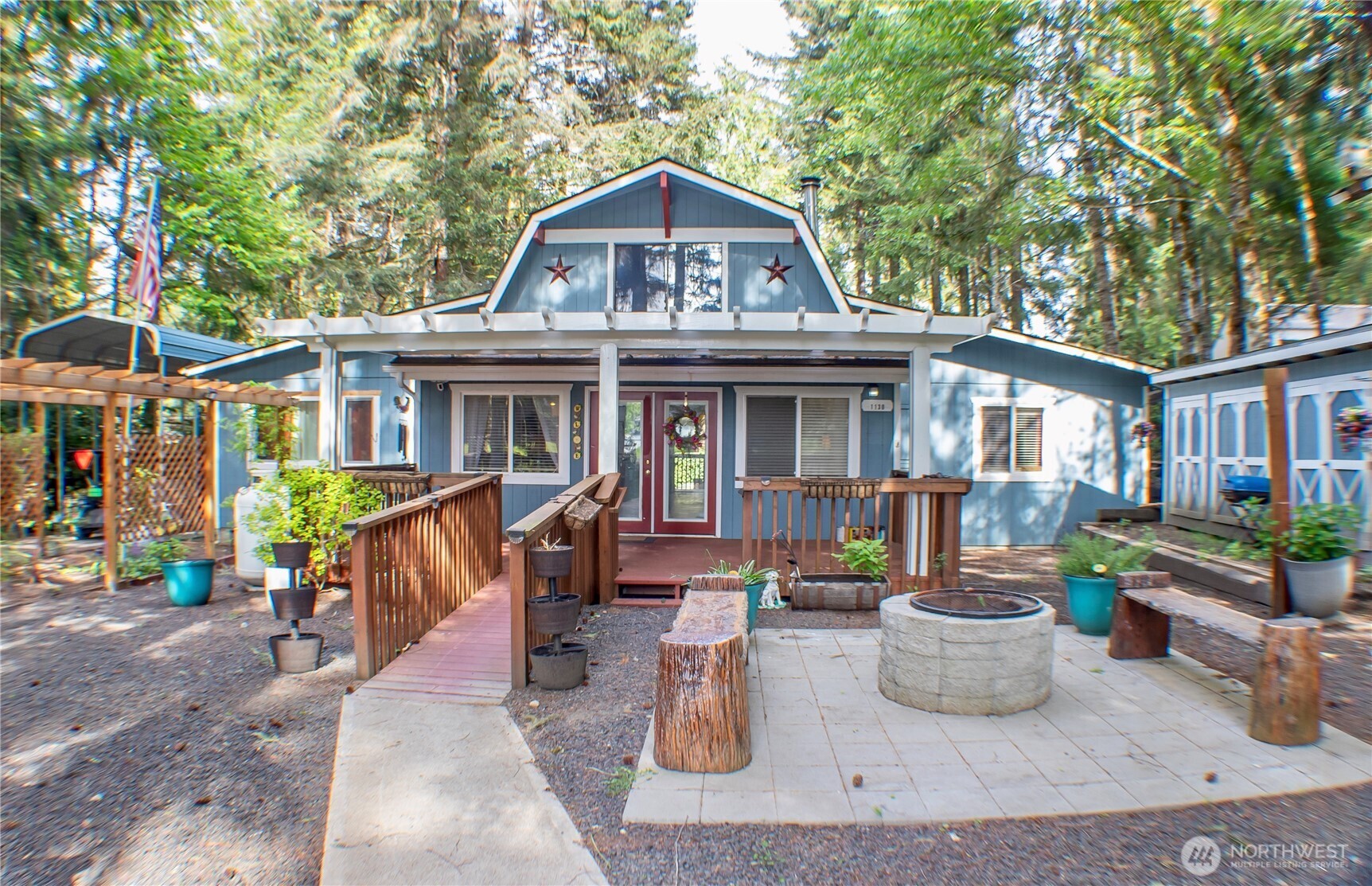 1130 E Timberlake Drive Property Photo 4