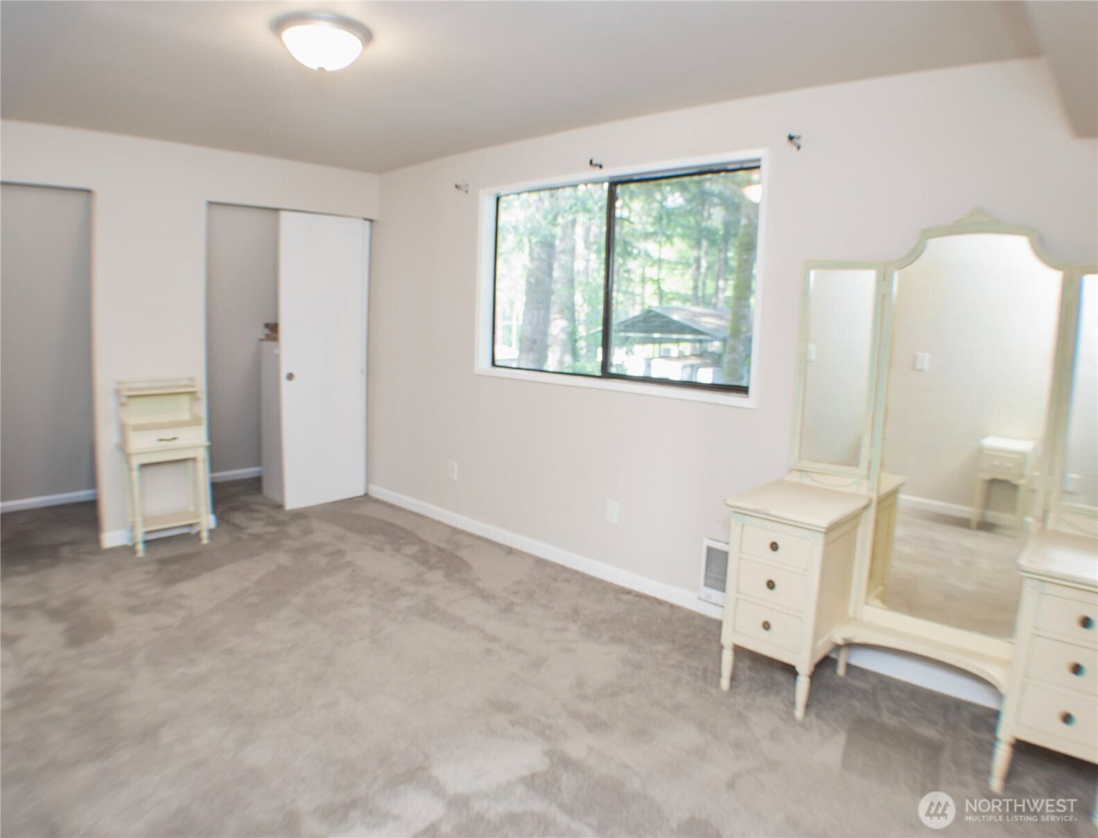 1130 E Timberlake Drive Property Photo 28