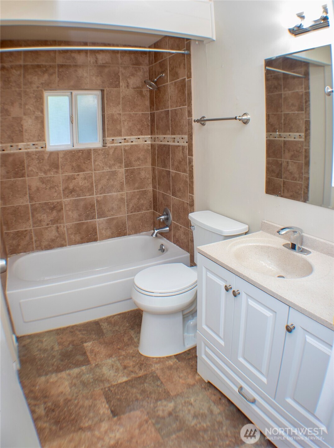 1130 E Timberlake Drive Property Photo 31